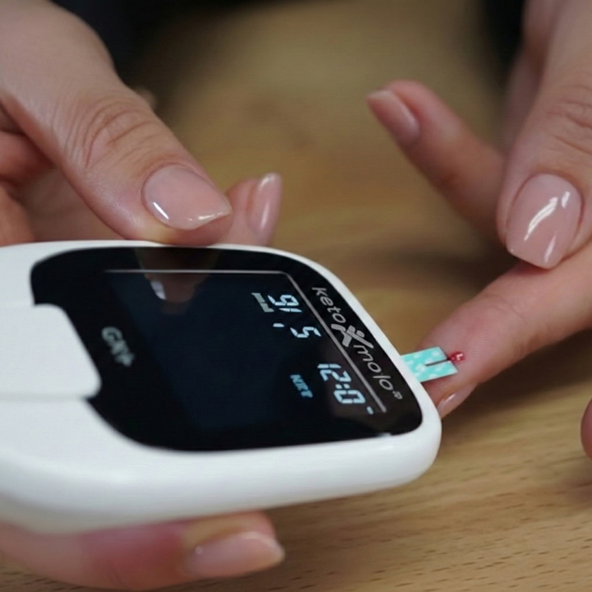 Keto-Mojo GK+ blood ketone and glucose meter for precise tracking